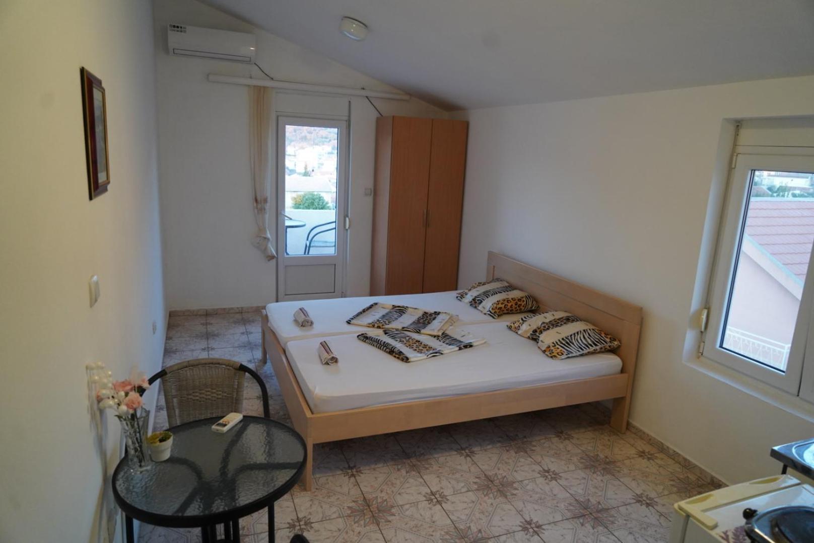 Apartment Safija *